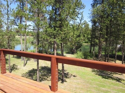 4BR Riverfront Villa, hiljainen ja hyväpalkkainen!      