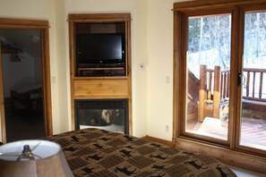 4 bedrooms, iron/ironing board, travel crib, WiFi - 4 Bedroom, 4.5 Bath Luxurious Log Cabin- Teton Springs- Sleeps 10-Full Amenities (Victor)