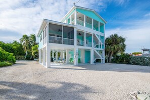 Exterior - Fandango - private pool <br>This is a pet friendly home. A pet fee and approval of your pet is required. (Cudjoe Key)