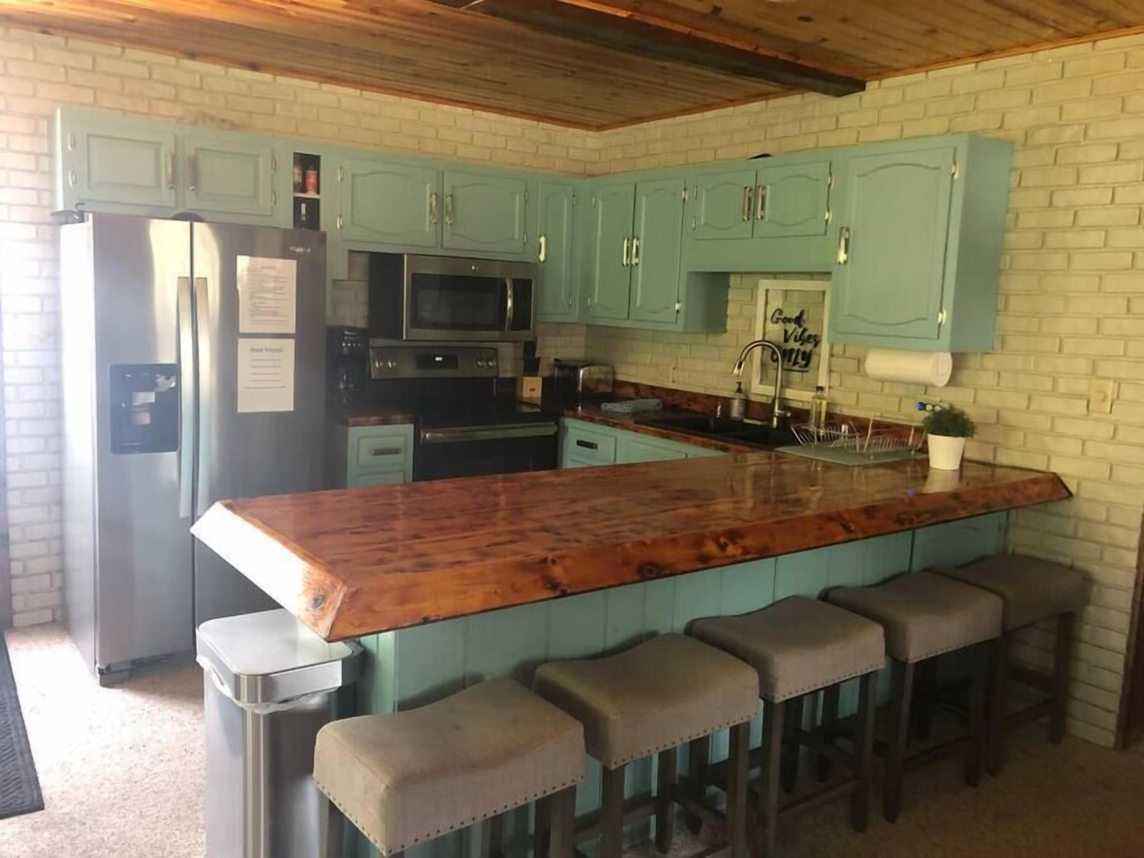 Castle Rock Lake Cottage - New Lisbon, WI