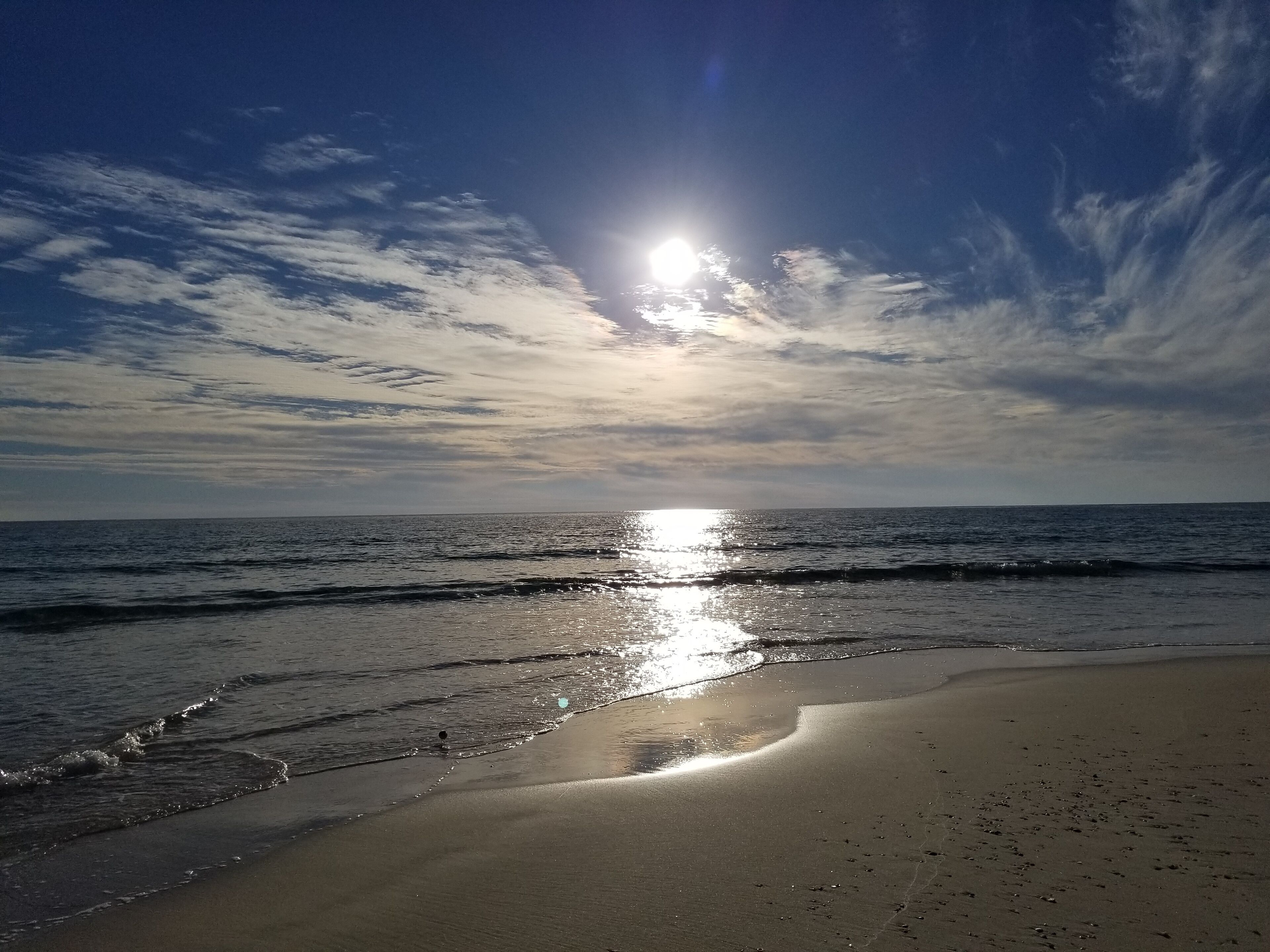 Salior J's! Beautiful Quaint 3BR and 2 Bath house that sleeps 8, New renovation.