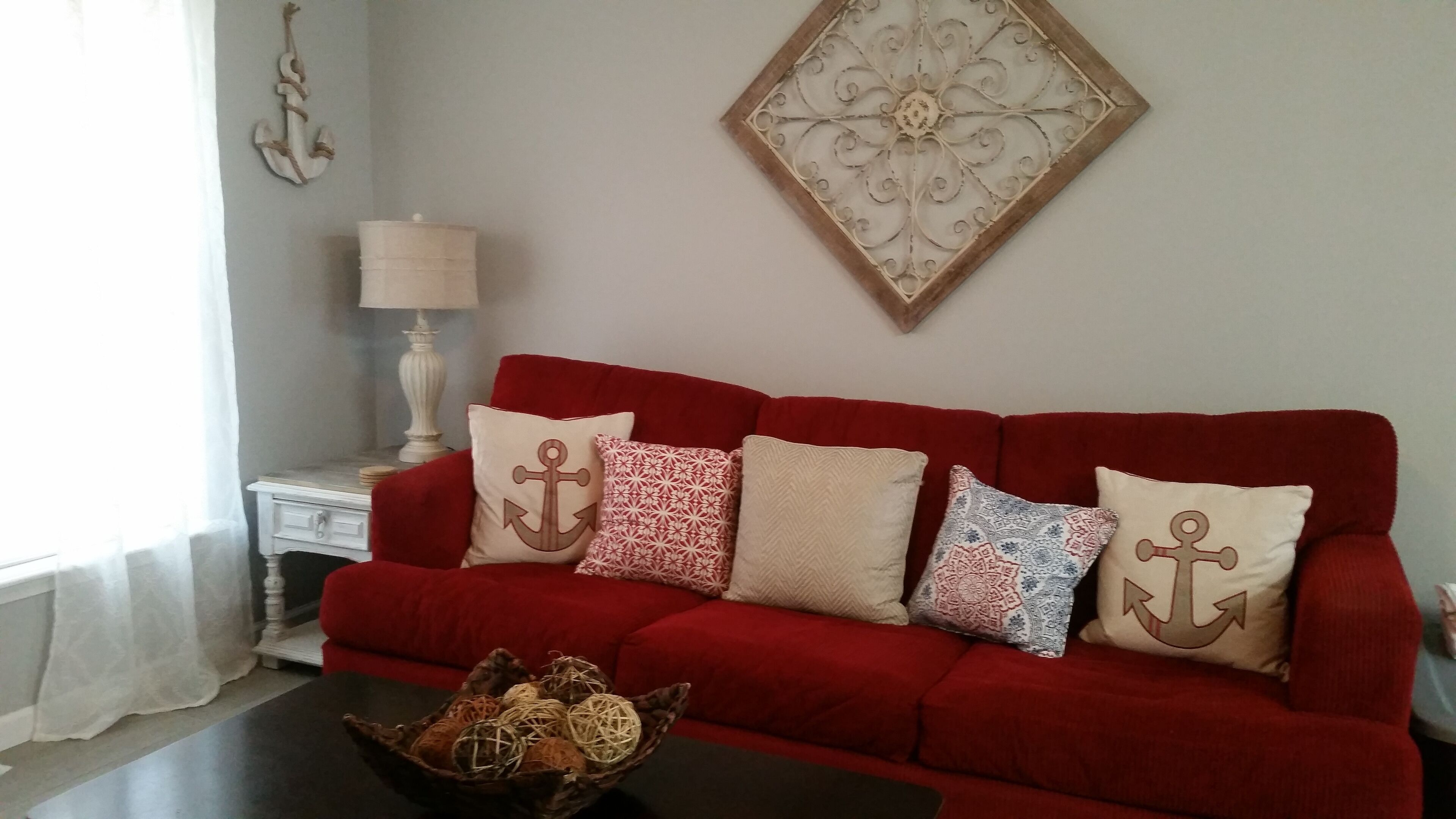 Salior J's! Beautiful Quaint 3BR and 2 Bath house that sleeps 8, New renovation.