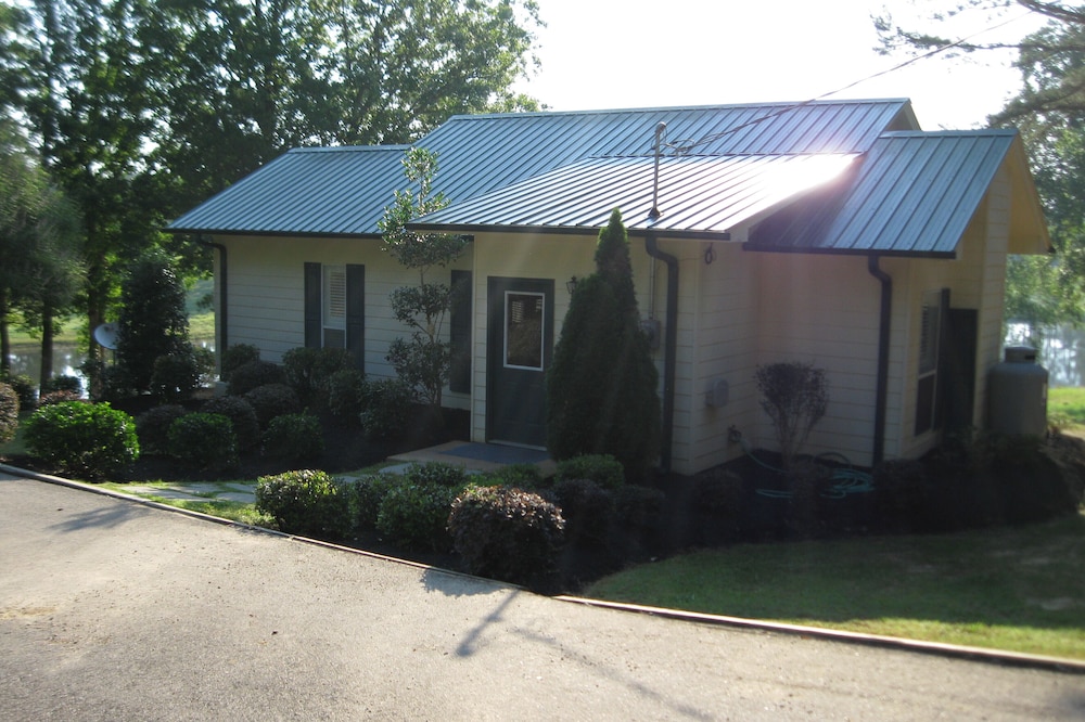 Charming Guest Cottage - Very Private-25 Minutes from Oxford