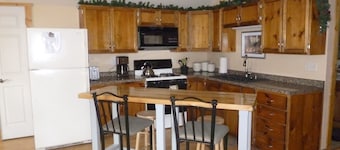 Laramie Bluffs Mountain Getaway