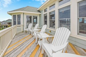 Property grounds - Soundside Home with Private Pool, Hot Tub, Game Room, Home Theaters, Tiki Bar (Avon)