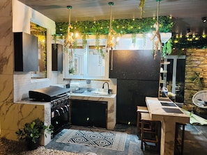 Refrigerador, microondas, horno, placa de cocina