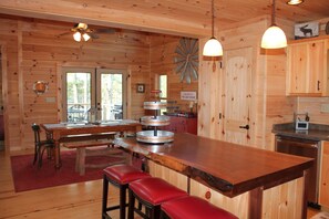 Dining - Lakefront Log Cabin with private dock on Lake Rhodhiss with Kayaks & Paddleboard (Valdese)
