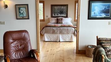 3 bedrooms, WiFi (free), bed sheets