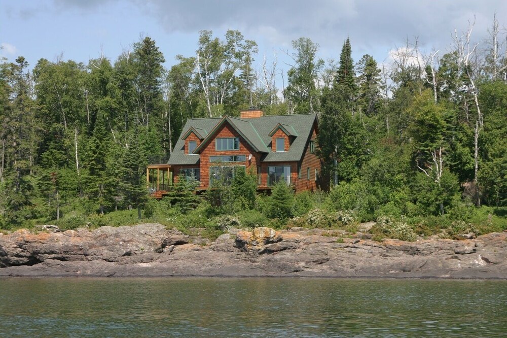 Beautiful Cabin on Lake Superior in Lutsen, Minnesota