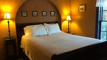 5 bedrooms, free WiFi, bed sheets, wheelchair access