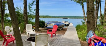 Near Crystal Mountain-Lakefront w/ Pontoon & Game Room