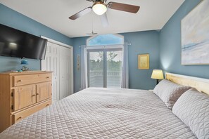 3 bedrooms, desk, iron/ironing board, free WiFi