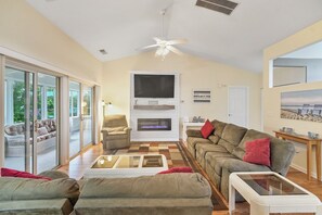 Smart TV y chimenea 