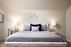 3 bedrooms, desk, iron/ironing board, free WiFi