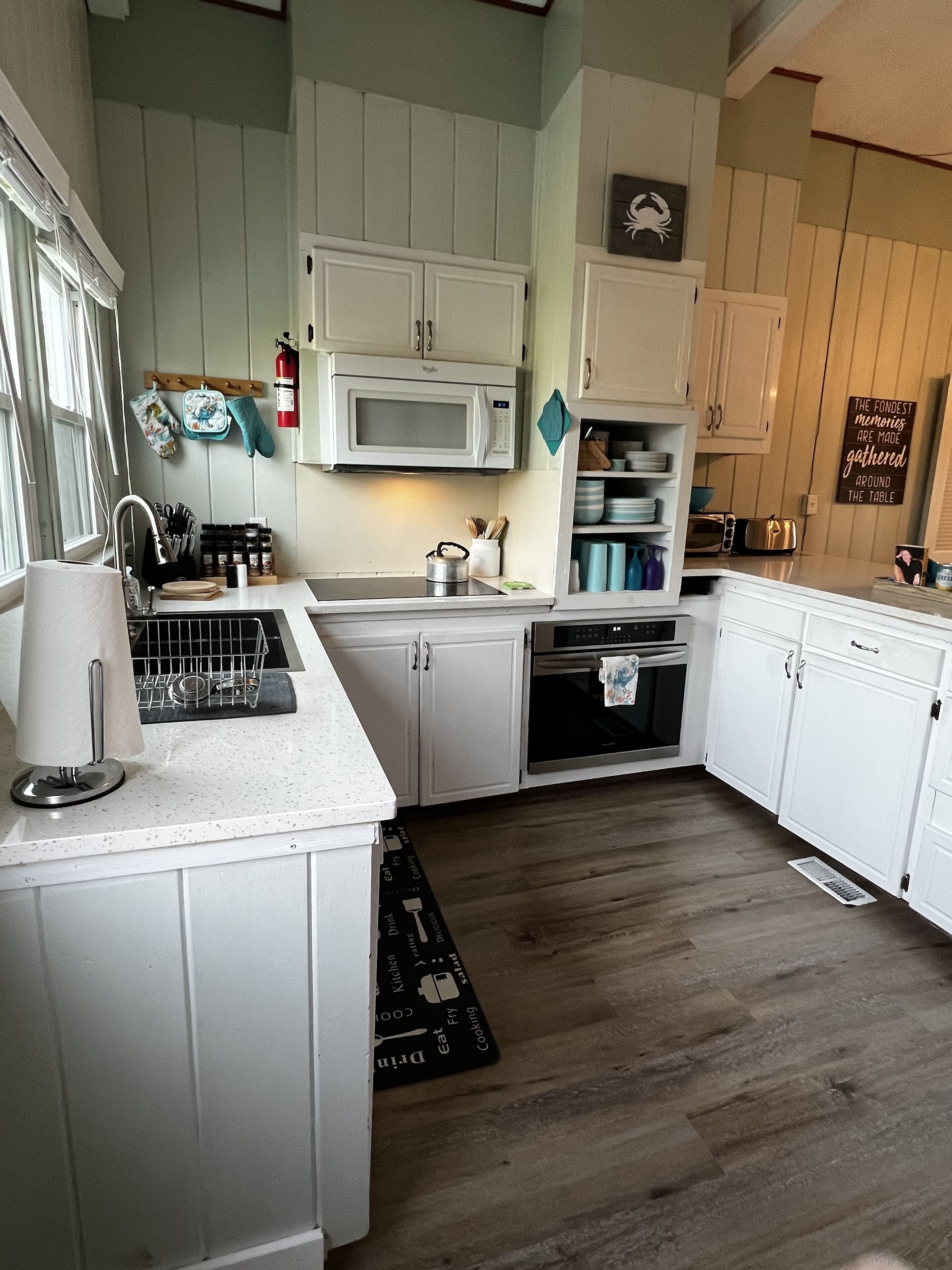 Pawleys Island-vintage/remodeled 5/3-faces ocean-room to work/play, big backyard