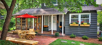 5★ Stunning Designer Cottage In Beautiful Neighborhood -  Walk to Downtown