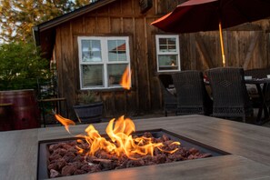 Outdoor dining - The Barn on Braden, Classic Splendor on the South Side  (Walla Walla)