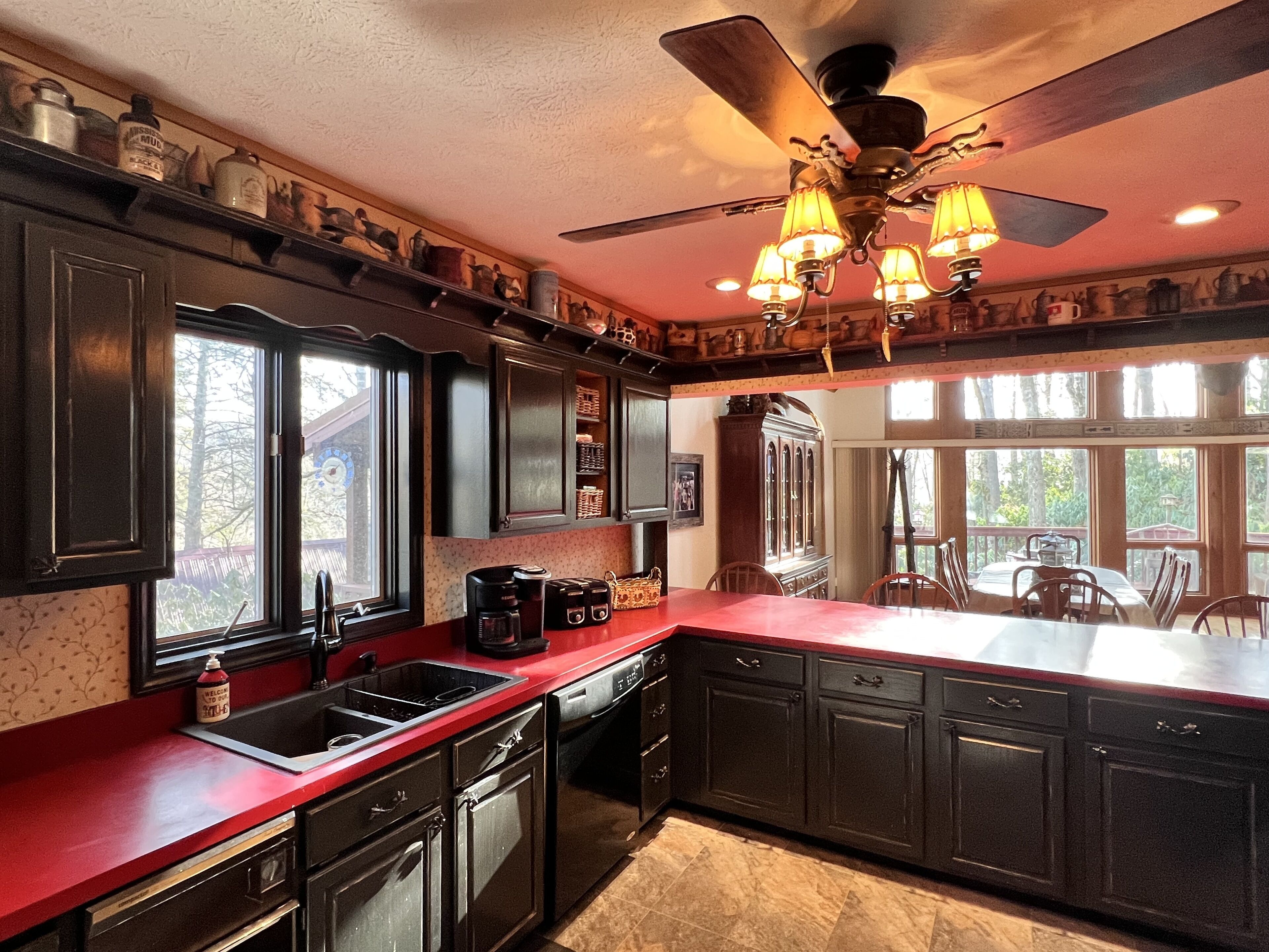 Moose Head Lodge in Linville Land Harbor on Lake View