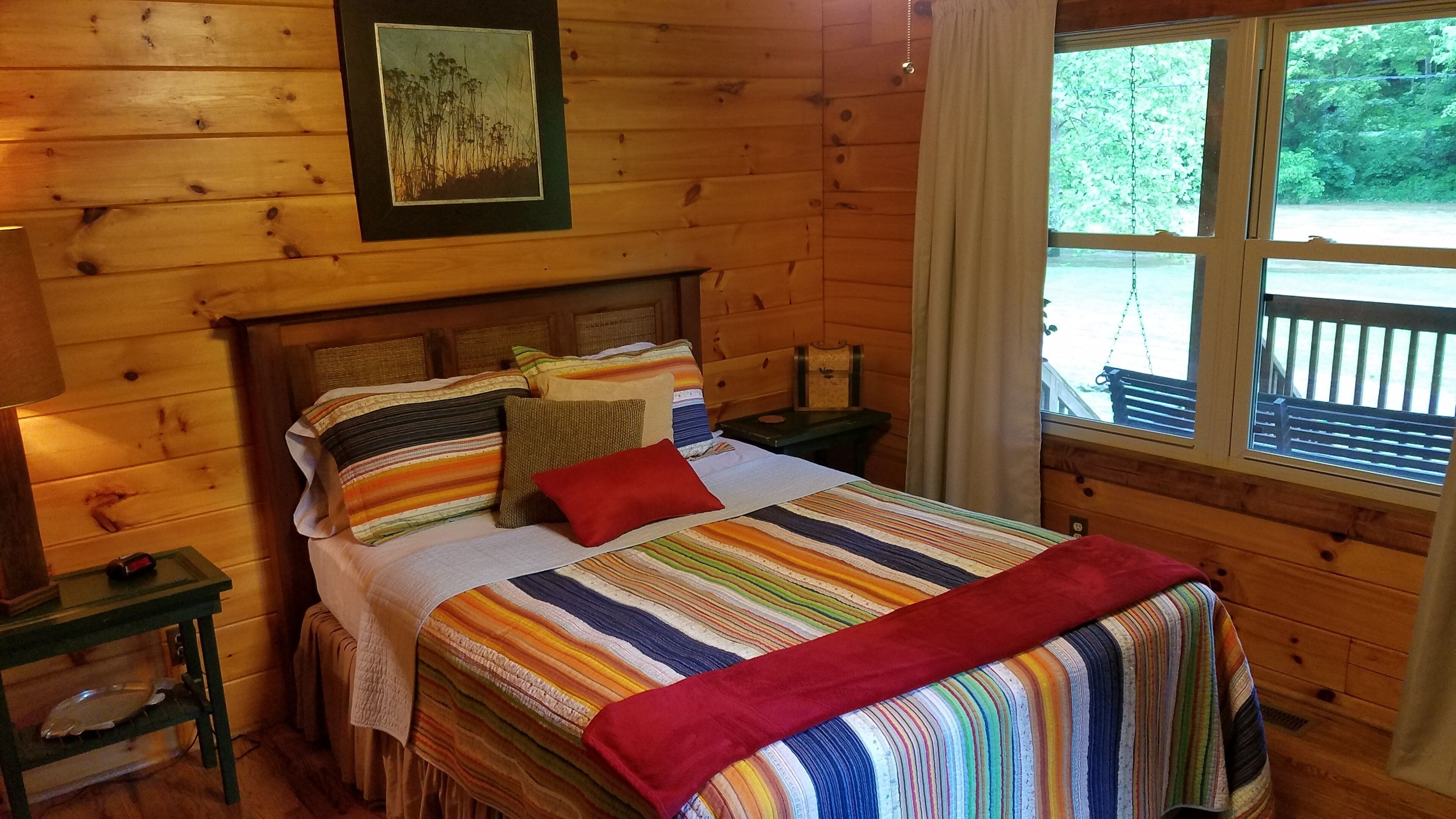 The Bear Foot Cabin at Walker Creek Retreat