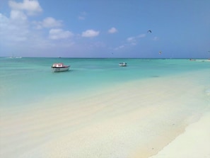 Beach nearby, sun loungers, beach towels