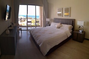 2 bedrooms, in-room safe, iron/ironing board, free WiFi - Luxury & Tranquility at Le Vent Condominium on Eagle Beach (Eagle Beach)