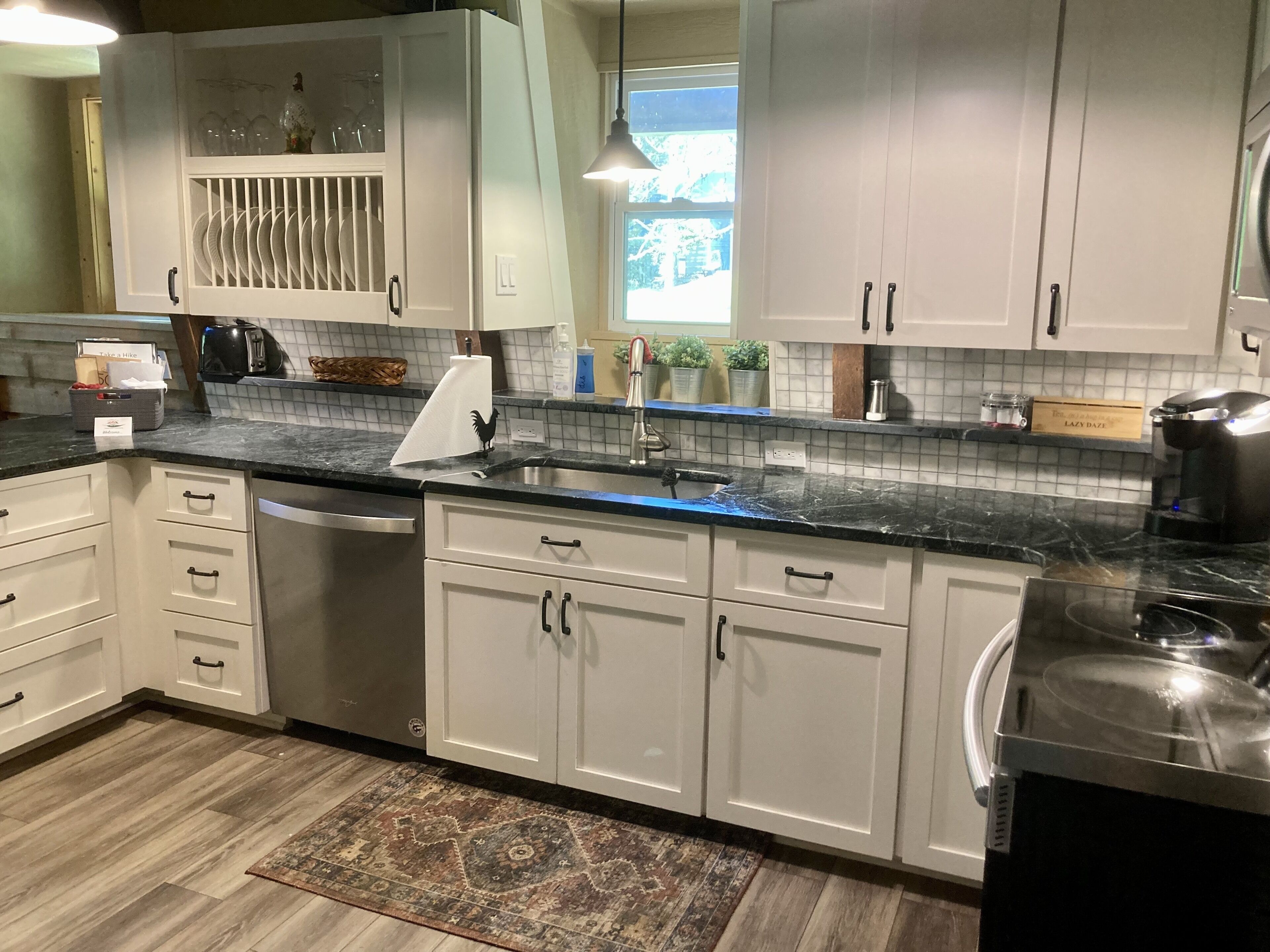 Welcome to the Lazy Daze Chalet - a quaint all-season lake  front cabin