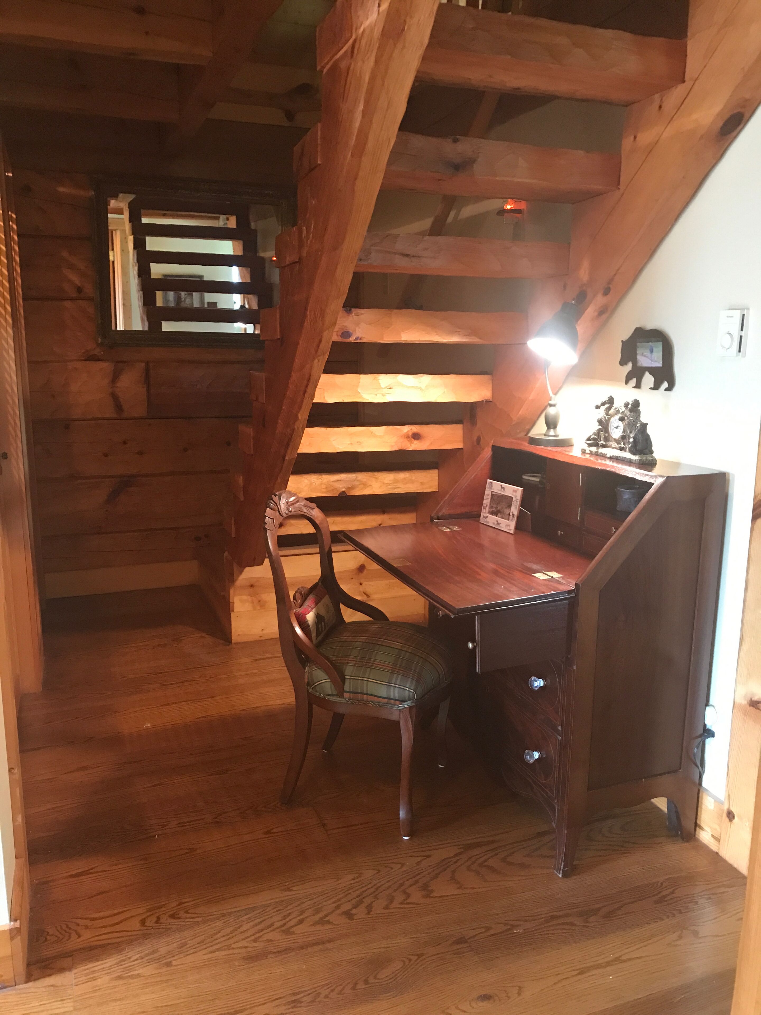 Romantic Mt. Get-away~ 'Sunset cabin' has spectacular Mountain & Sunset views!