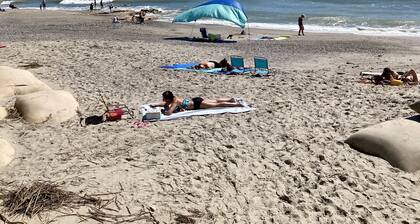 “South Star" ocean front, sleeps 6, inground pool on ocean! August price drop!!!