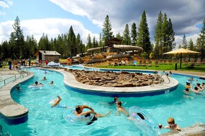 Pool - Sunriver Resort Home-A/C, 8 SHARC Passes-Pool Table-Fairway View-Sleeps 12 (Sunriver)