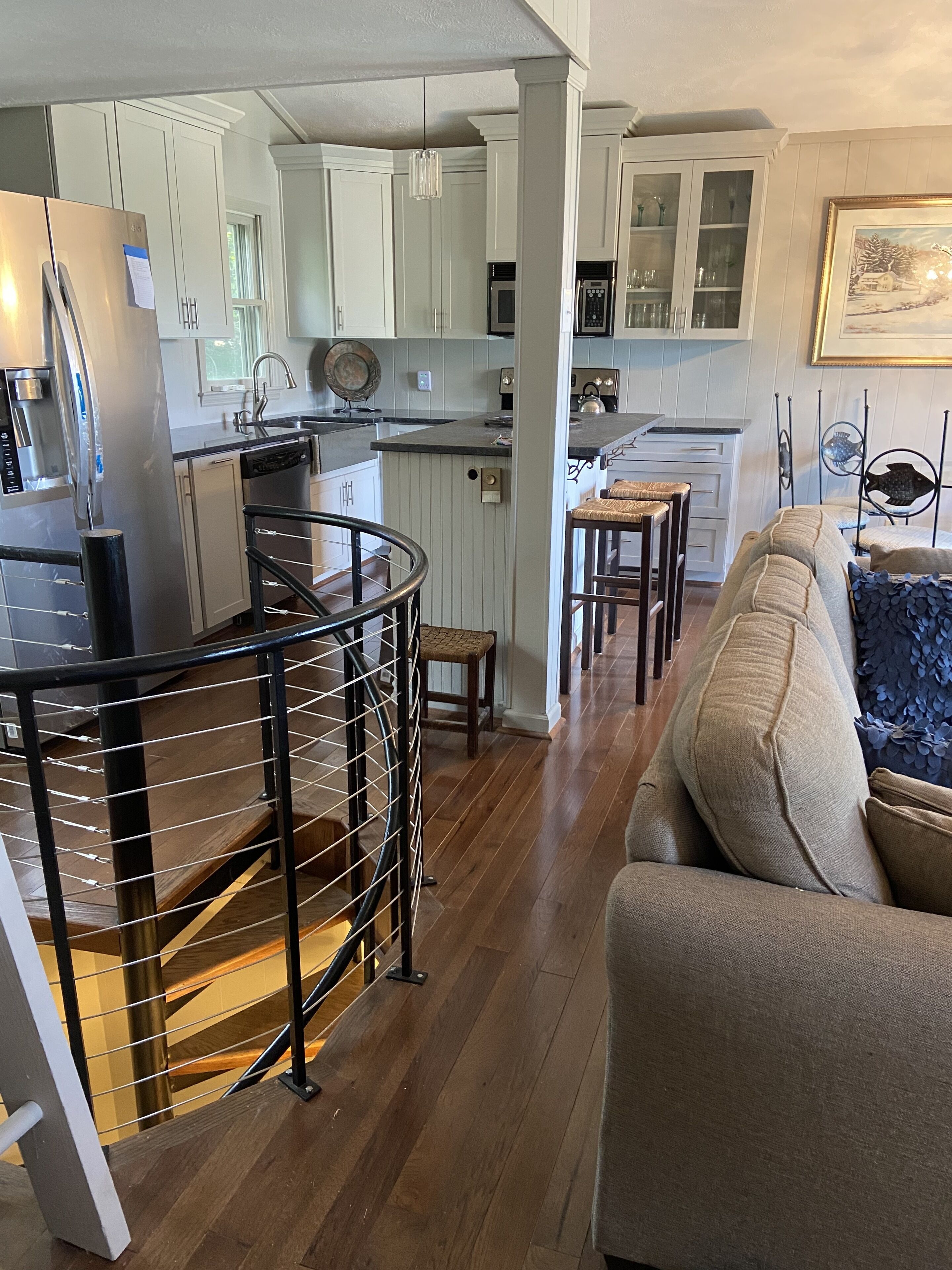 Skiing Now!!! Walk to Slopes 3 BR/3 Baths, WiFi, Fireplace, Wide-Screen TV