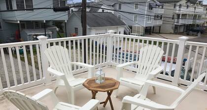 Äskettäin uusittu eteläpäässä sijaitseva OCEAN CITY, NJ-koti; Sulje kävelymatka rannalle