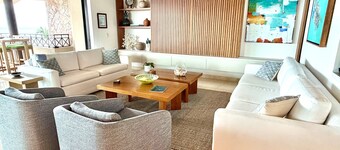 FRONT ROW PENTHOUSE - Amazing views -  Premier/Cook/Golf Cart