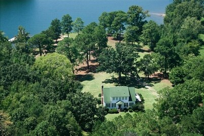 Near Dam-Lake Front Estate w/ Large Dock, Private Ramp, and Beautiful Sunsets