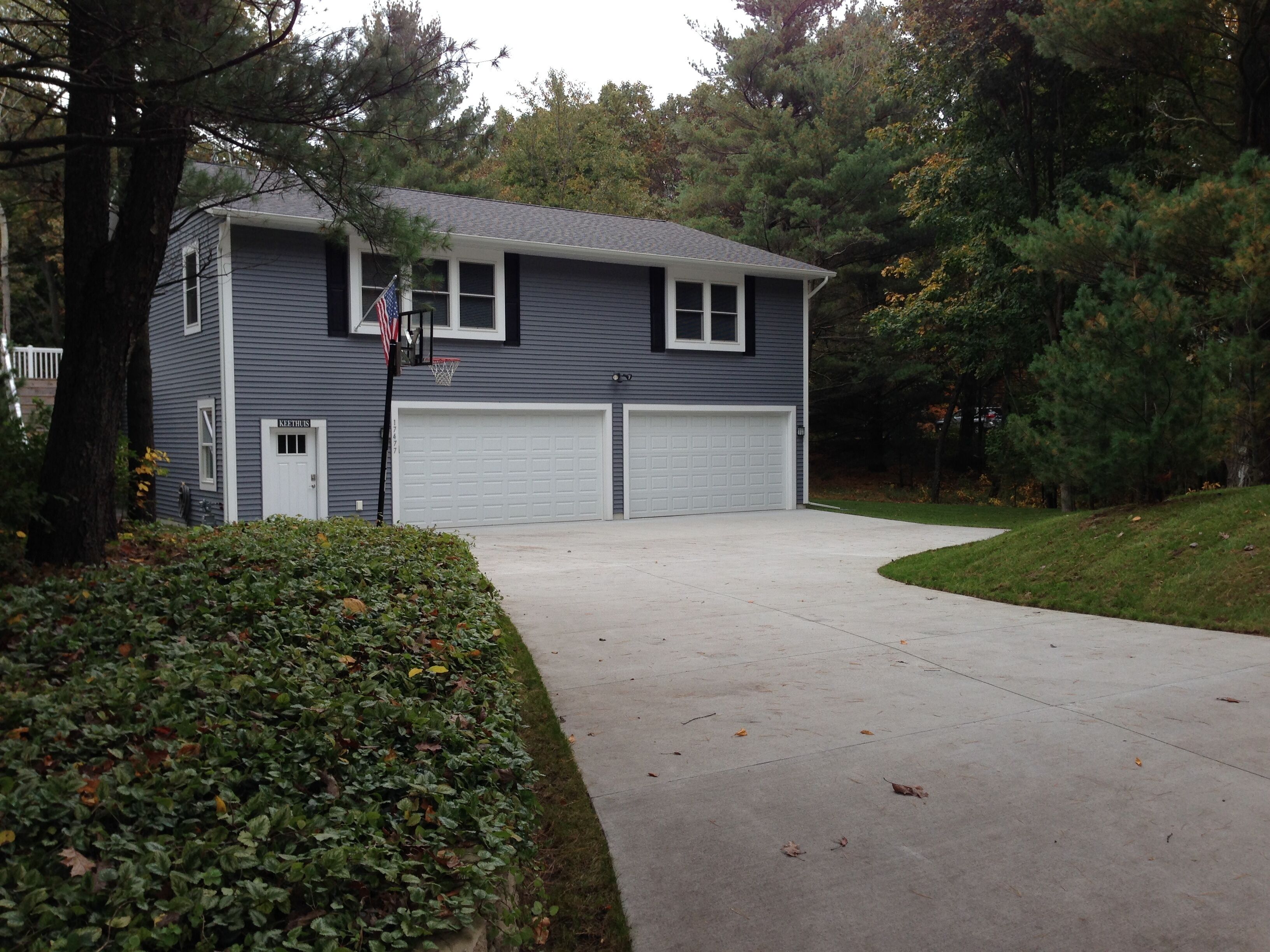 Spacious & exceptionally clean family friendly home with Pickleball court