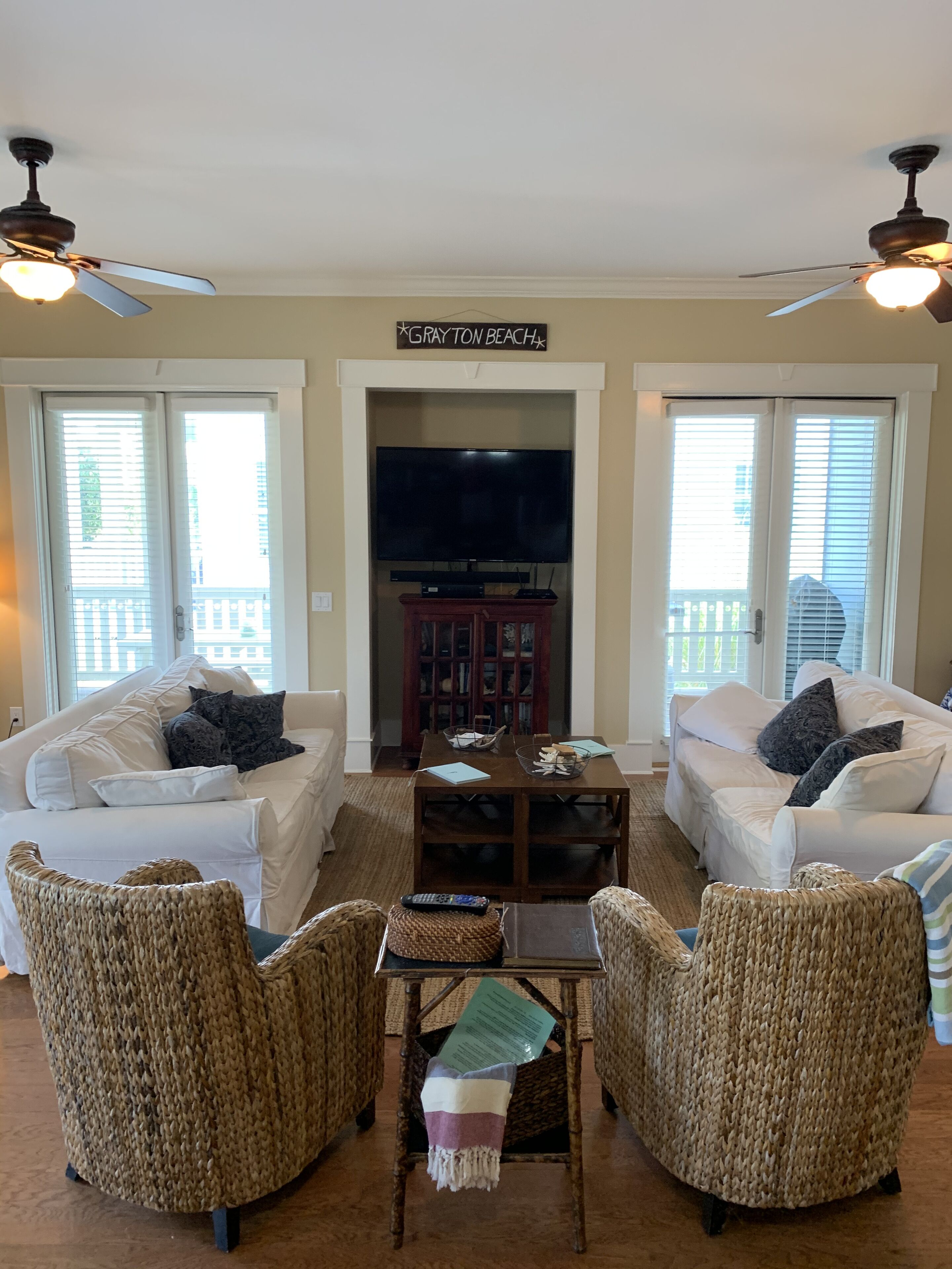 Short Walk to Beach/Pool