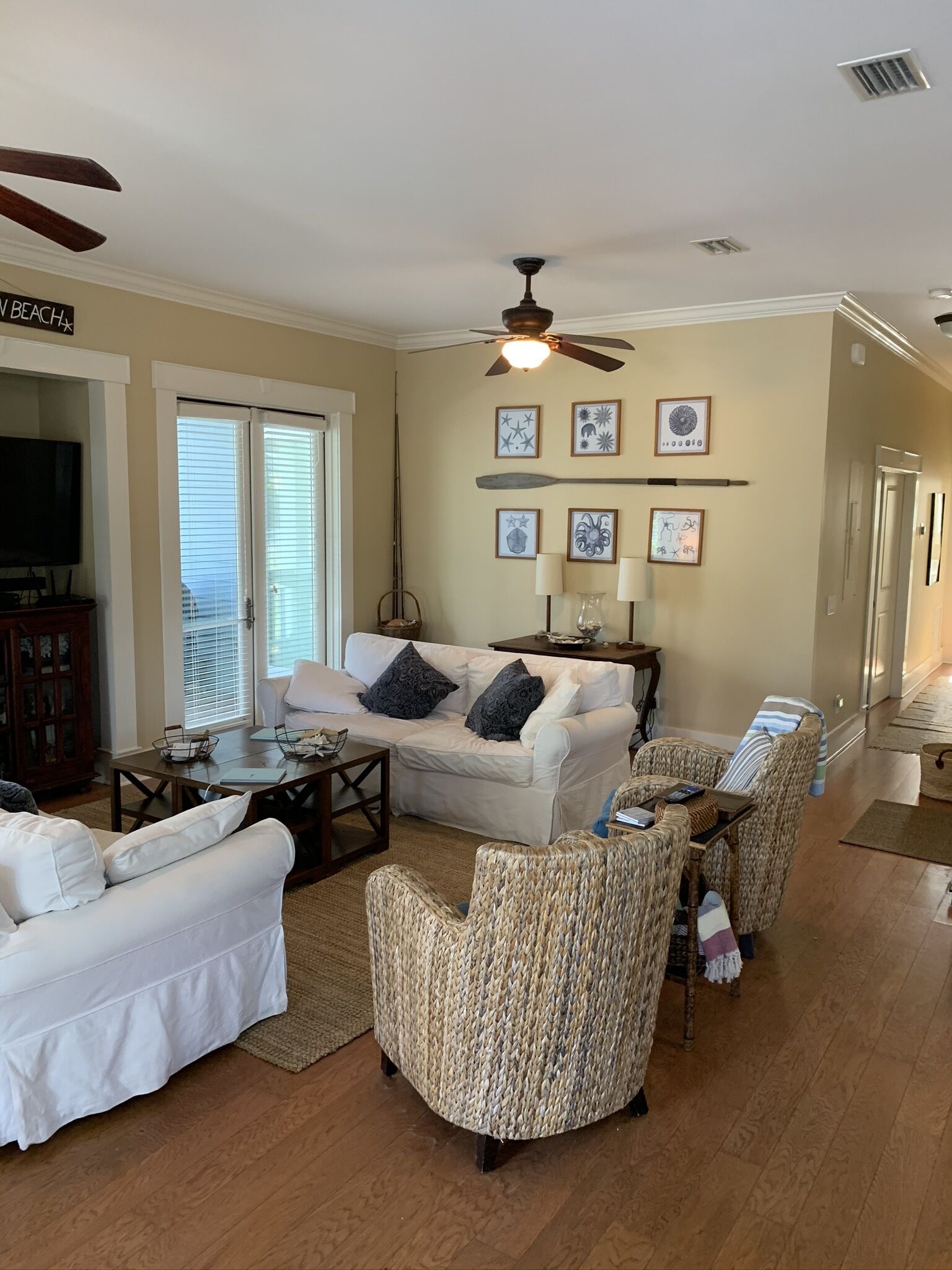 Short Walk to Beach/Pool