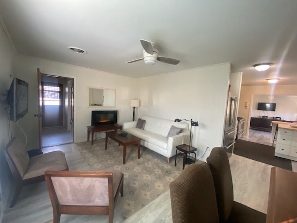 New Private Pool Opening May 2023,  Hot Tub, Renovated Home, Ping Pong Table!