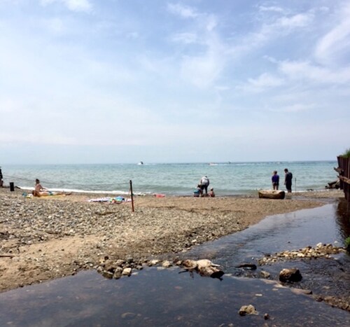 New Private Pool, Hot Tub, Renovated Home, Private Beach, Ping Pong Table!