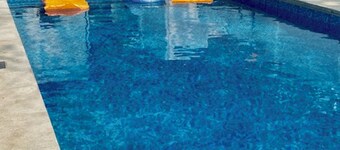 New Private Pool Opening May 2023,  Hot Tub, Renovated Home, Ping Pong Table!