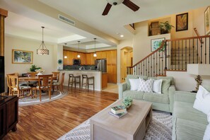 Smart TV, video games, DVD player, books -   Fall in Hawaii!  See Our Location!..Read Our Reviews!..So Many Extras! (Kamuela)