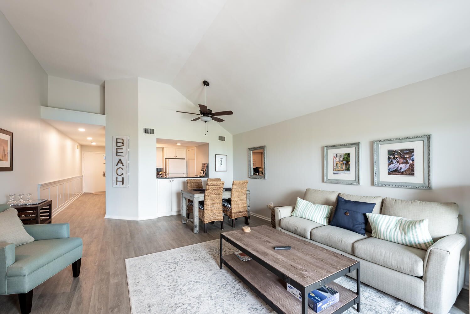 Luxury Beachfront Villa, newly renovated, Pet Friendly,  Amenity Cards Included