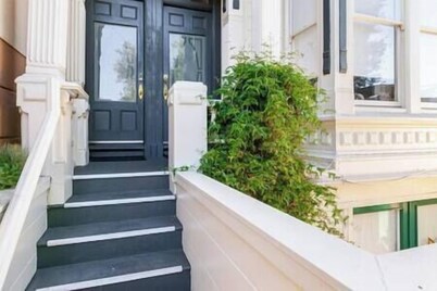 Pacific Heights Grand Elegant Studio