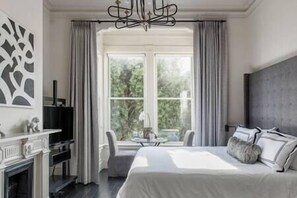 1 bedroom, iron/ironing board, WiFi, bed sheets - Pacific Heights Grand Elegant Studio (San Francisco)