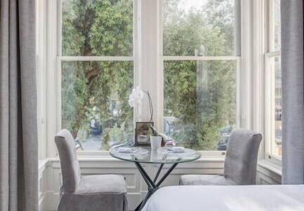 1 多间卧室、熨斗/熨衣板、WiFi、床单