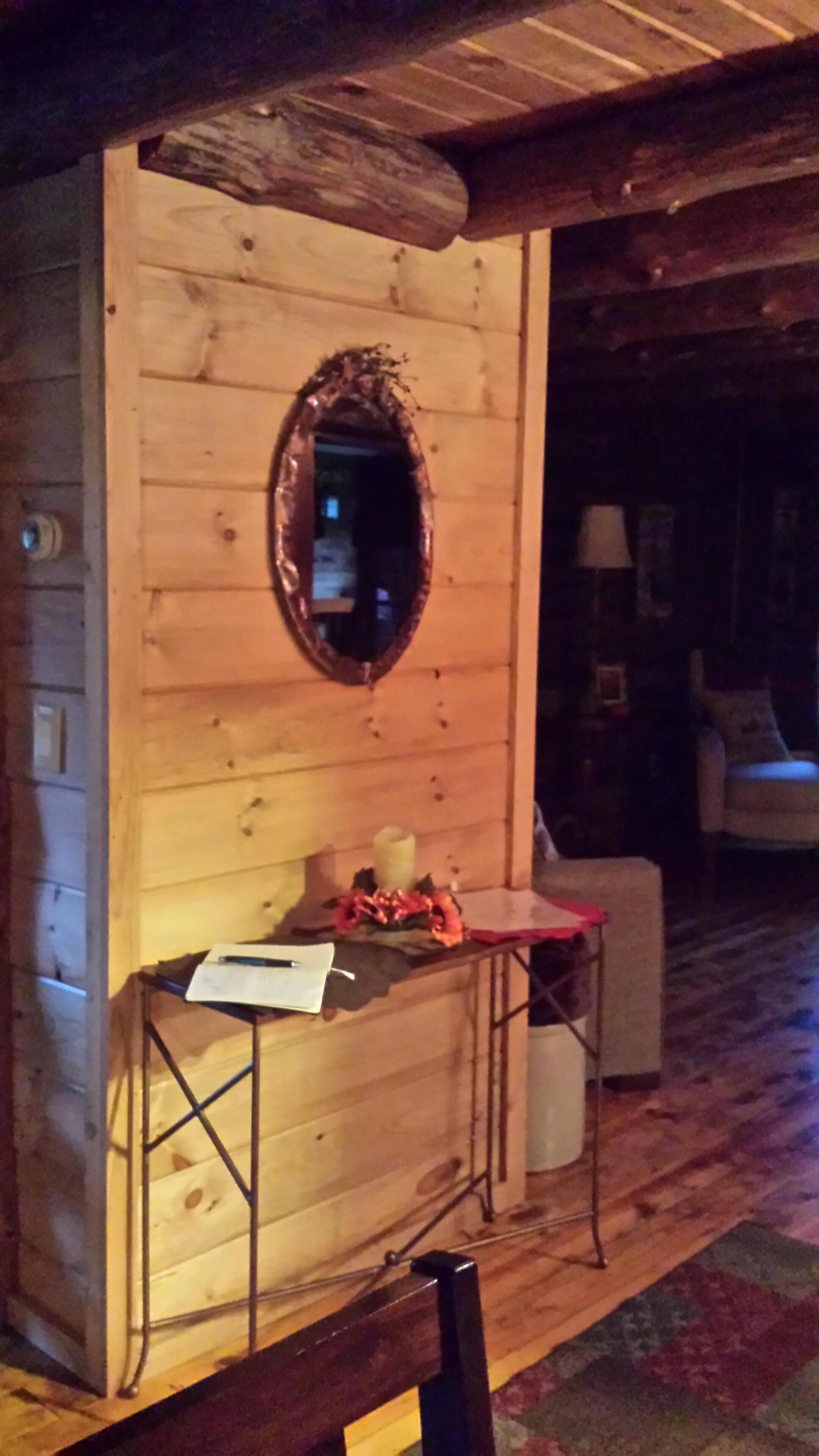 COZY LOG HOME*The Berkshires*  Hiking*  Skiing**Gt. Barrington *fireplace <br>
