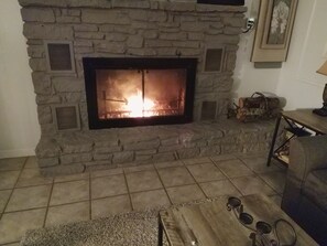 Interior - Lake Travis Waterfront Home - 4 Bed, 2 Bath, spectacular views, & private dock (Austin)