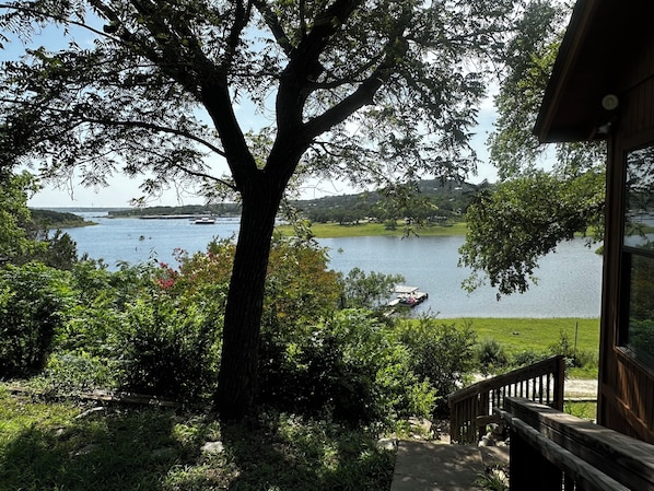 Property grounds - Lake Travis Waterfront Home - 4 Bed, 2 Bath, spectacular views, & private dock (Austin)