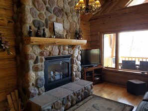 TV, fireplace, DVD player, table tennis - Relax at Perch Lake Lodge!   (Lake Station)