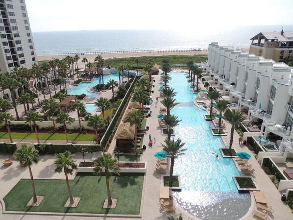 Outdoor pool - WINTER TEXAN RATE JANUARY 2026!  MESSAGE ME DIRECTLY! (South Padre Island)