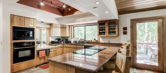 OAK CREEK privé Oasis à West Sedona sur 2 acres! Maison de 3000 pc avec ruisseau !!  